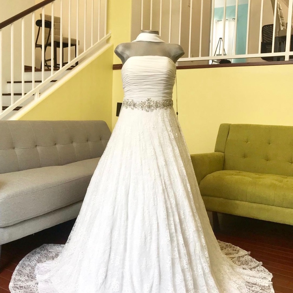Very nice wedding dress